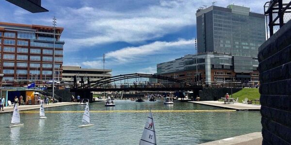 Canalside i historyczne kanały w centrum Buffalo