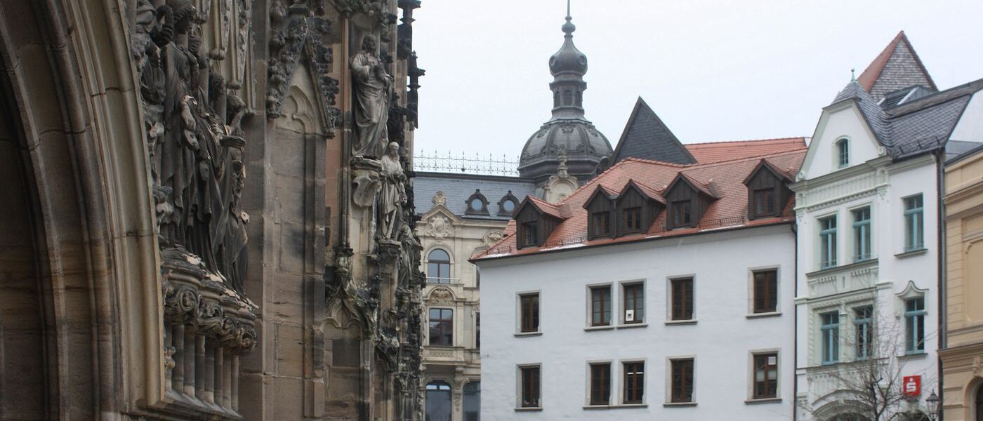 Katedra św. Marii i kamienice przy Hauptmarkt w Zwickau