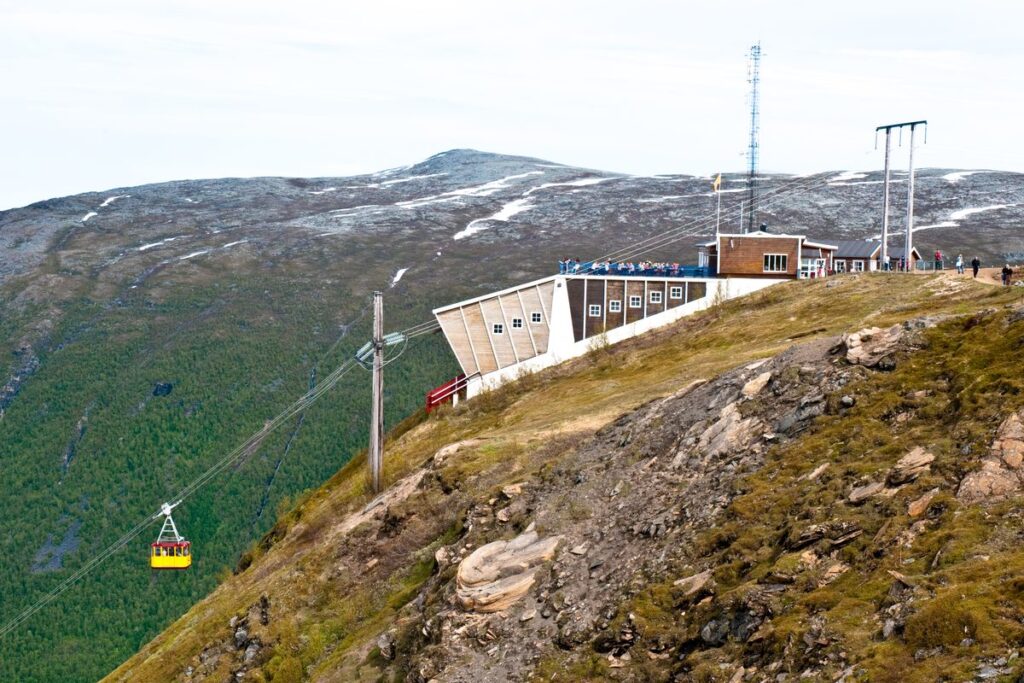 Kolejka Fjellheisen i górna stacja w Tromsø