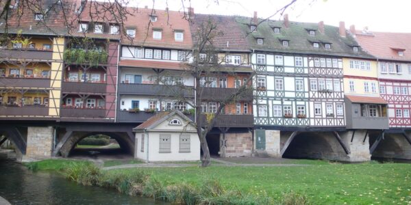 Krämerbrücke – zabudowany most nad rzeką Gera w Erfurcie