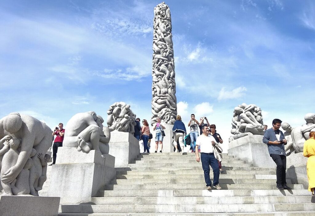 Monolit i rzeźby w Parku Vigelanda w Oslo
