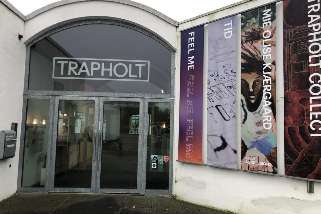 Wejście do muzeum sztuki i designu Trapholt w Kolding